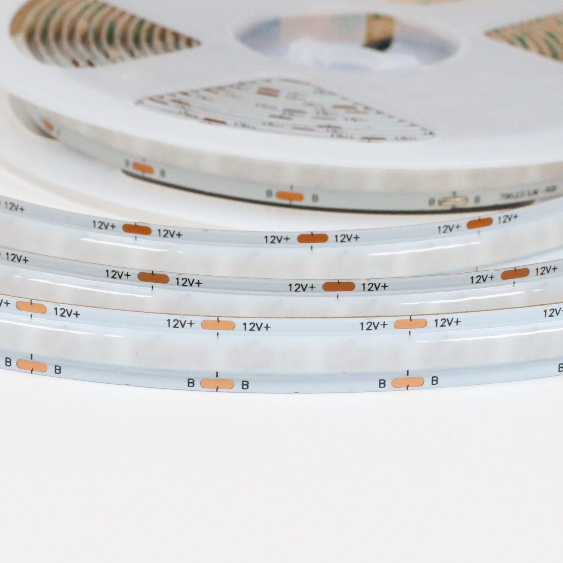 TAŚMA LED NEXTEC PA036967 12V COB / 14W / 756 LED IP20 RGB dł.5m, szer.10mm POLTRONIC PA036967/POL 5908293936967